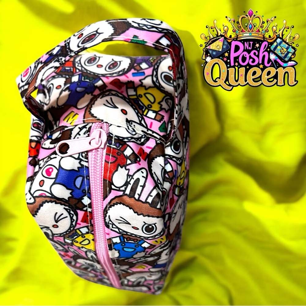 THE MONSTERS - LABUBU PINK MULTI Cosmetic Travel Bag - Picture 6 of 6